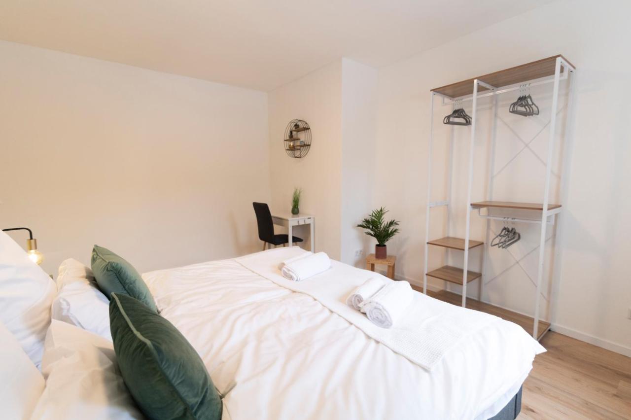 Peter Apartments - Premium Wohnung I 95Qm I 3 Schlafzimmer I Grosses Bad I Kueche I Wohnzimmer I Tv Fulda Exterior photo